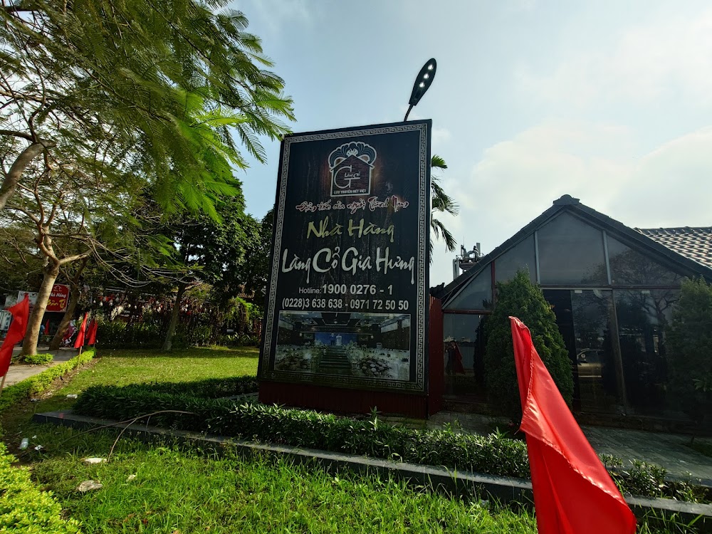 Nhà hàng Làng cổ Gia Hưng